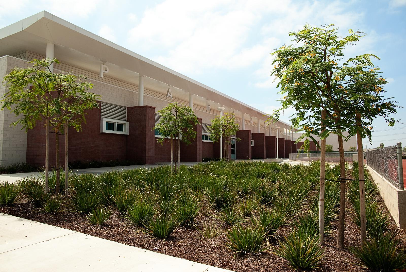 /Files/PROJECT_FILE/5674a5cb-314b-4def-a4a9-1636d425eafc/Paramount High School Phase 3 Fieldhouse.jpg